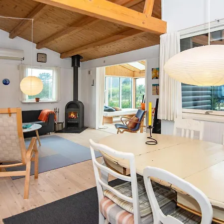 6 Person Holiday In