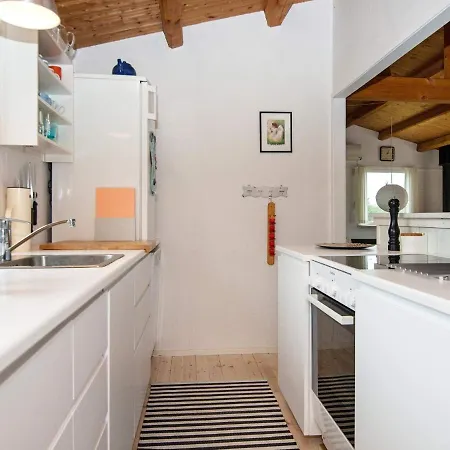 6 Person Holiday In Glesborg