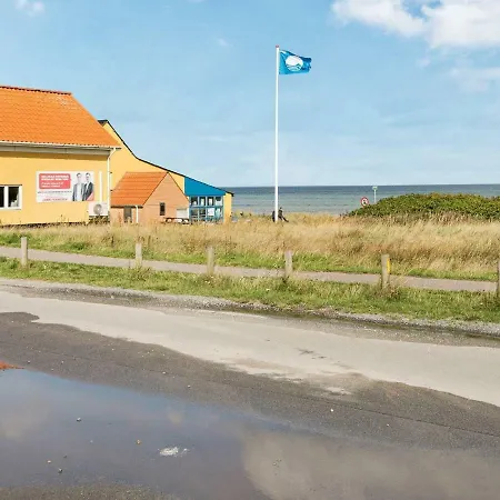 6 Person Holiday In Glesborg